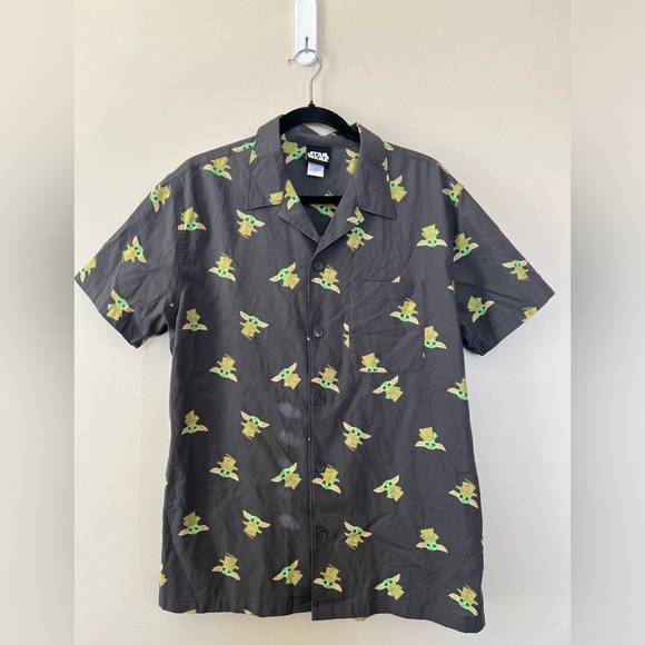 Star Wars Men's L Shirt Grogu Baby Yoda Print Mandalorian Button Up Short Sleeve - Picture 1 of 14